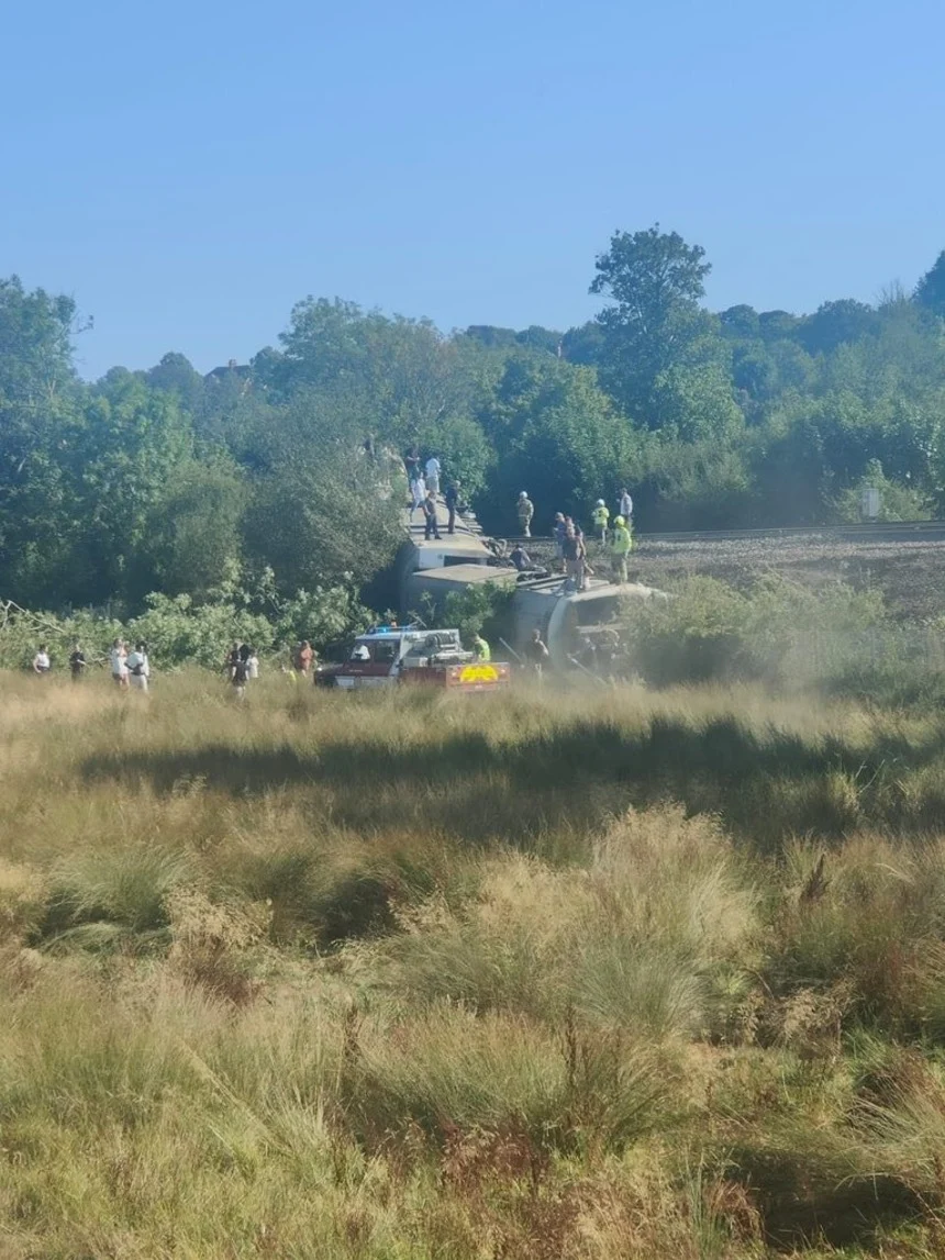 Emergency Teams Respond After Passenger Train Derails Near Lewes in Southern England