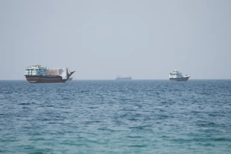 US Strikes Iranian Launchers on Larak Island in First Military Action in Weeks