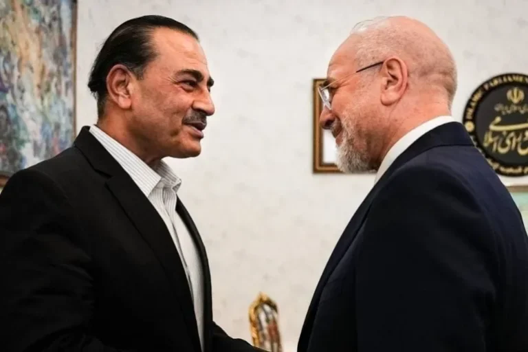 Pakistani Army Chief Seeks to Bridge Gap Between Tehran’s Military and US Negotiators