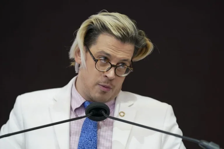 Right-Wing Commentator Milo Yiannopoulos Detained by ICE Following Removal Order