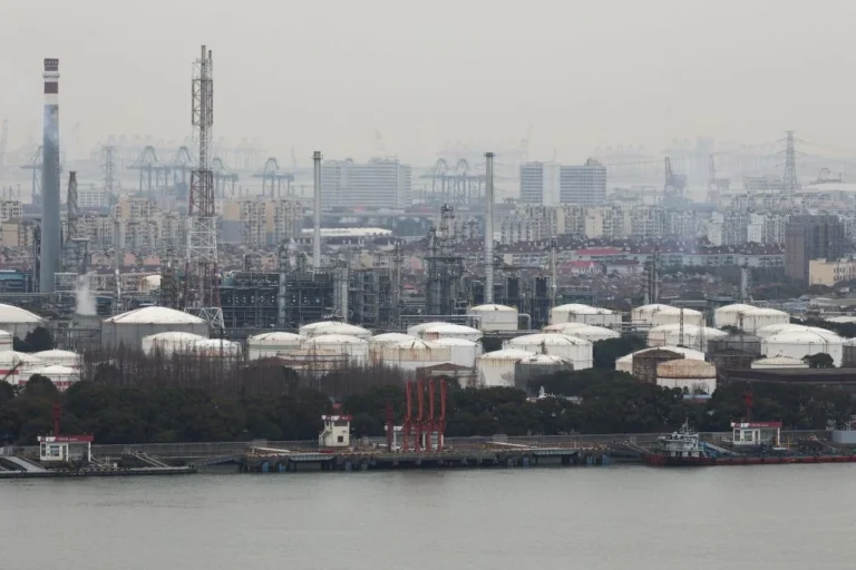 US Treasury Secretary Threatens ‘Economic D-Day’ for Nations Importing Iranian Oil