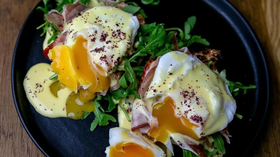 Vulnerable Groups Urged to Avoid Runny Eggs While Dining Out Amid Salmonella Outbreak