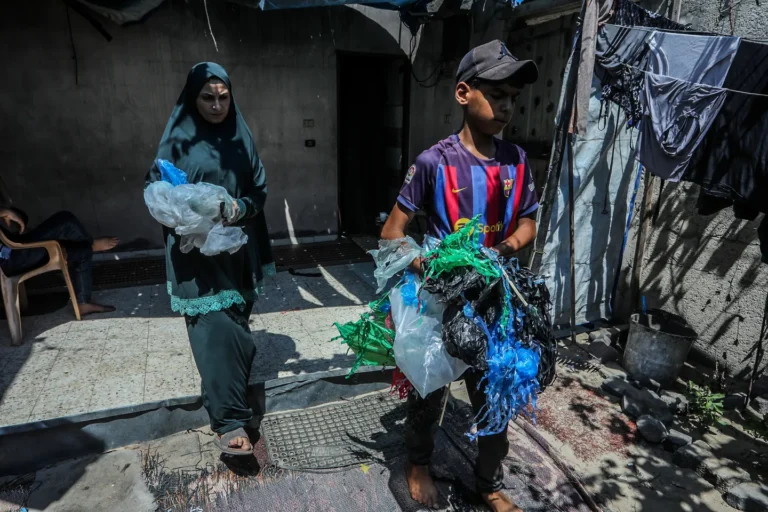Gaza Children Abandon Kite Flying Amid Growing Security Fears and Military Threats