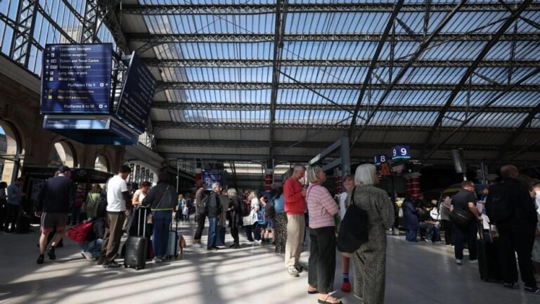 What we know about Thousands of rail passengers hit by power failure disruption
