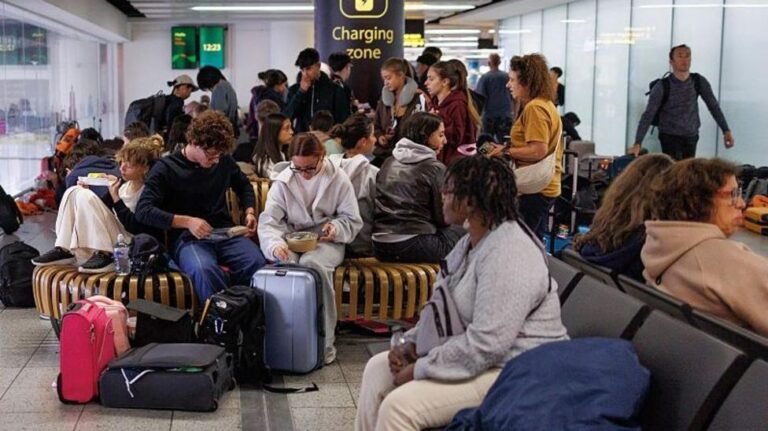 Millisecond Software Glitch Caused UK Air Traffic Chaos