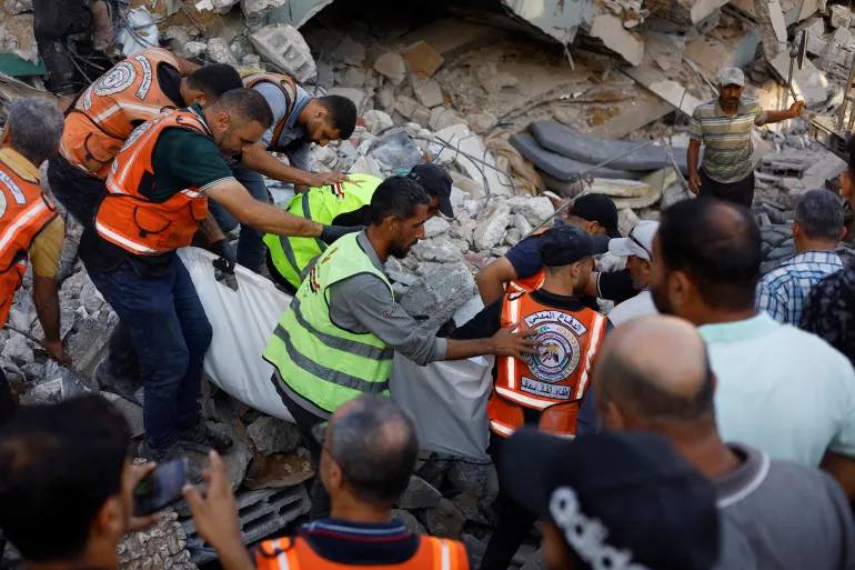 Gaza City Building Collapse Kills 20 Amid Ongoing Crisis