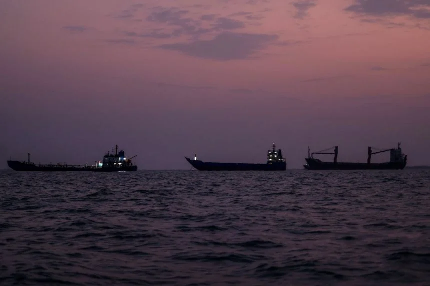 Omani-Led Talks to Reopen Strait of Hormuz Postponed Following Diplomatic Tensions