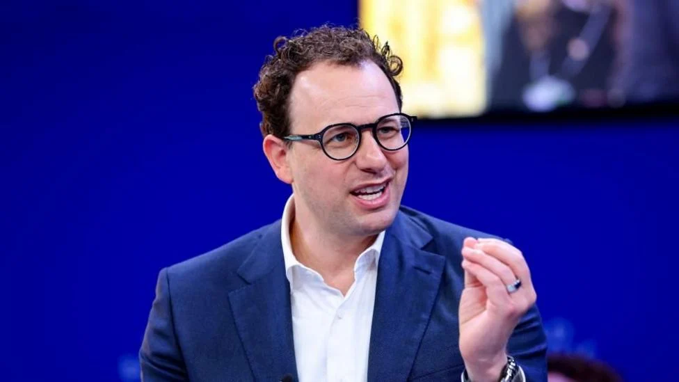 Anthropic Chief Dario Amodei Urges Industry Slowdown Amid AI Safety Fears