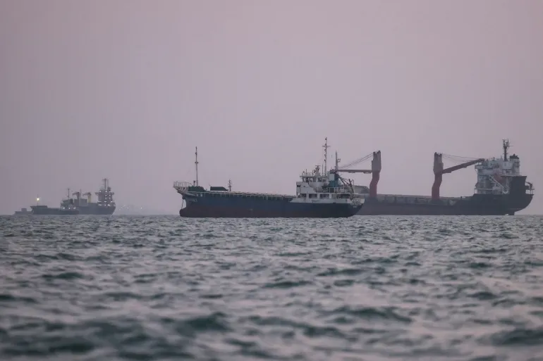 US and Iran Trade Strikes in Escalating Tanker Conflict Near Strait of Hormuz