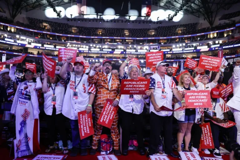 Trump Faces Political Headwinds Over Iran Conflict at Dallas Midterm Convention