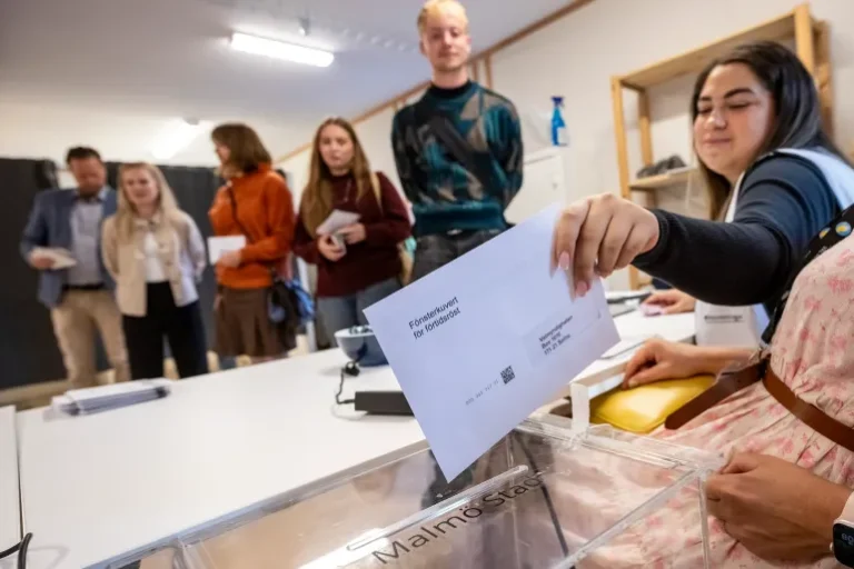Centre-Left Bloc Takes Early Lead in Sweden’s General Election, Exit Polls Show