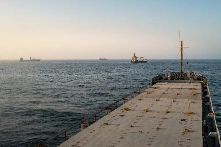 Iran to Convene with Gulf Nations in Oman to Address Strait of Hormuz Security