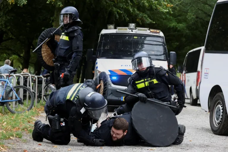 Dutch Police Disperse Violent Anti-Immigration Protest in The Hague